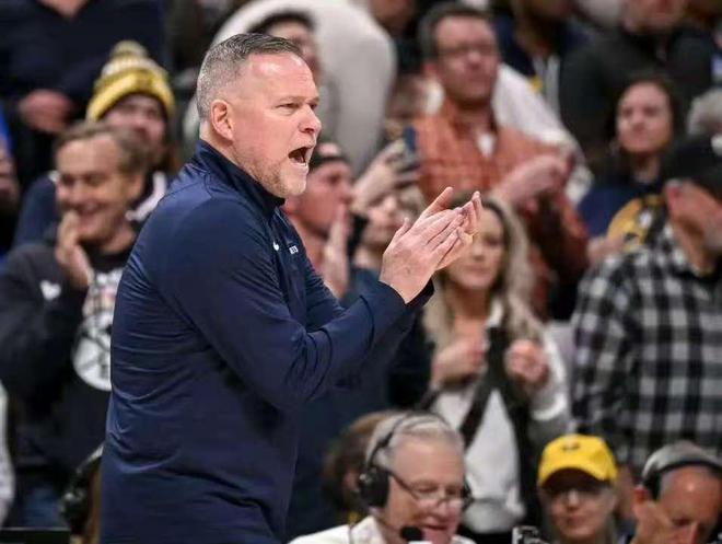 掘金队主帅莫里斯重返波克萨尔马车的简单介绍